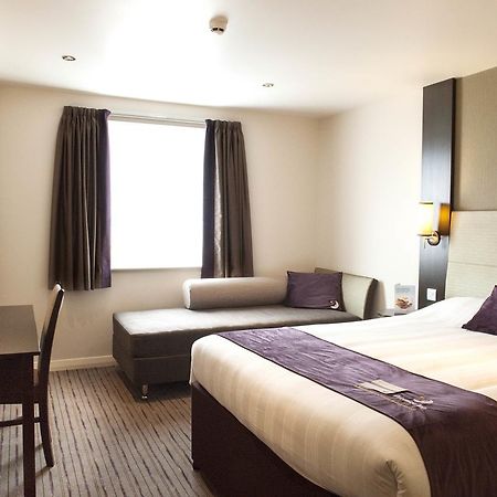 Premier Inn London Eltham Exterior photo