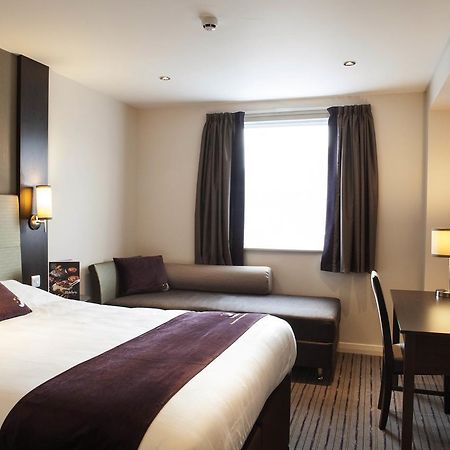Premier Inn London Eltham Exterior photo