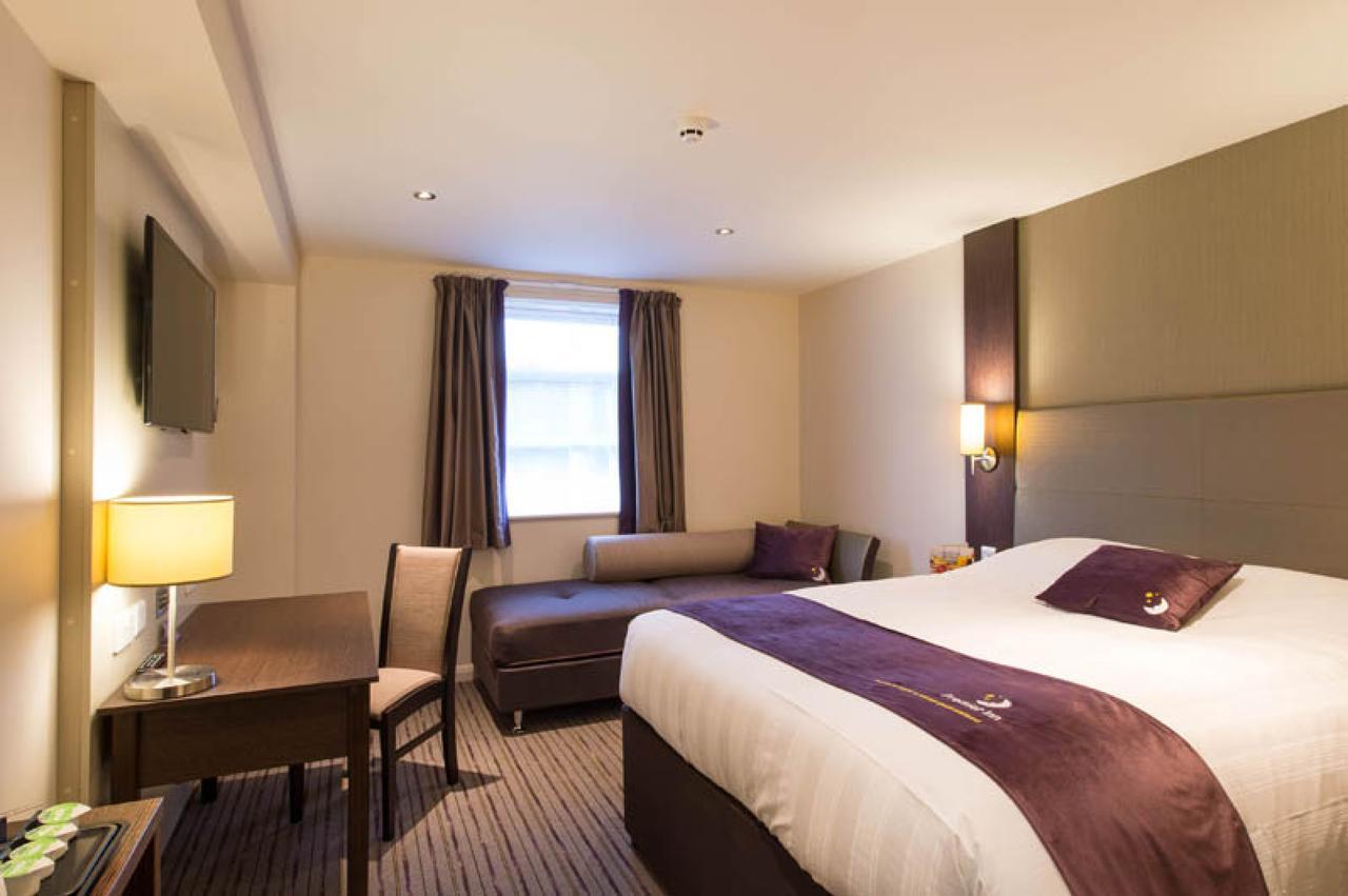 Premier Inn London Eltham Exterior photo