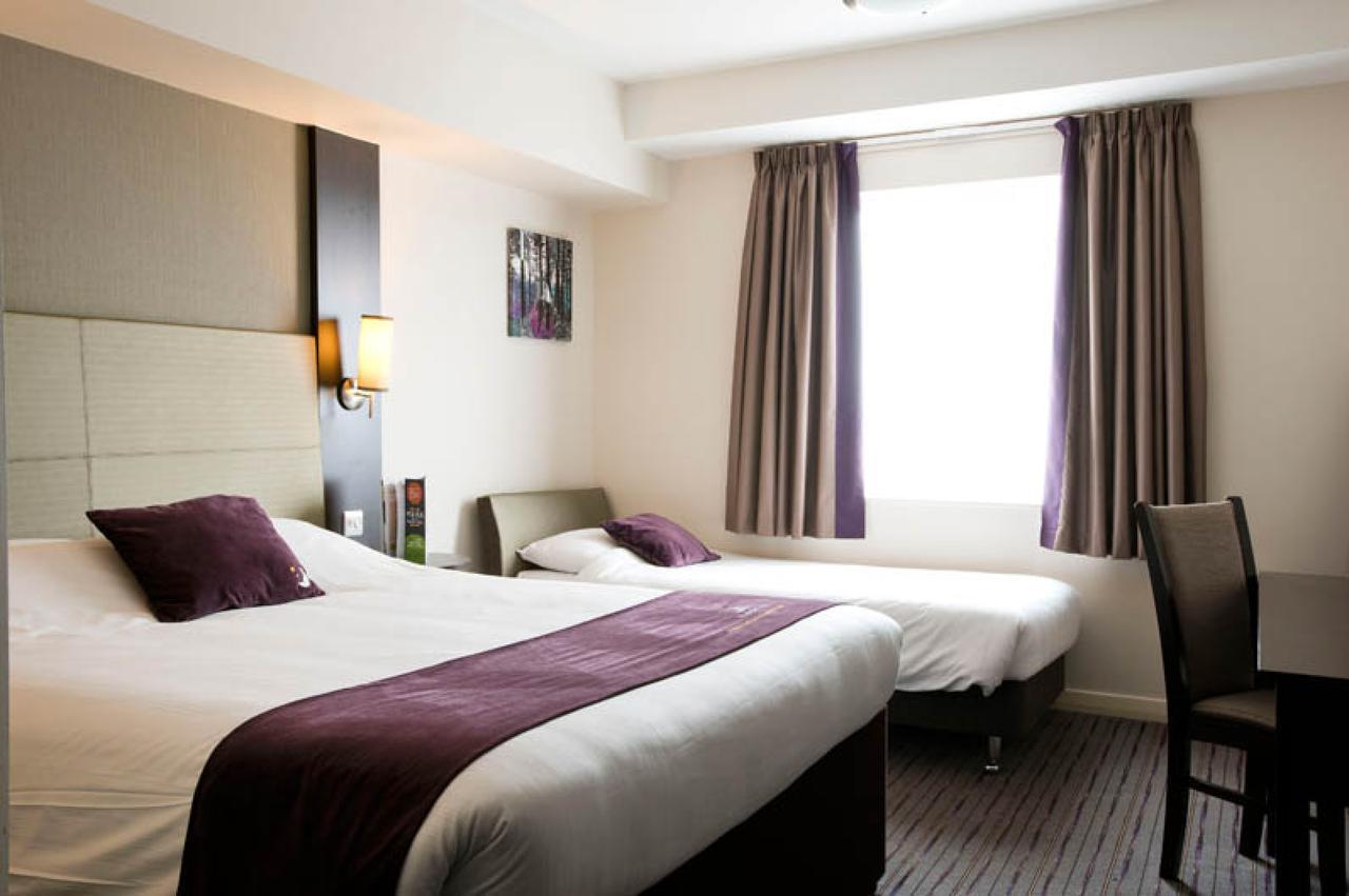 Premier Inn London Eltham Exterior photo