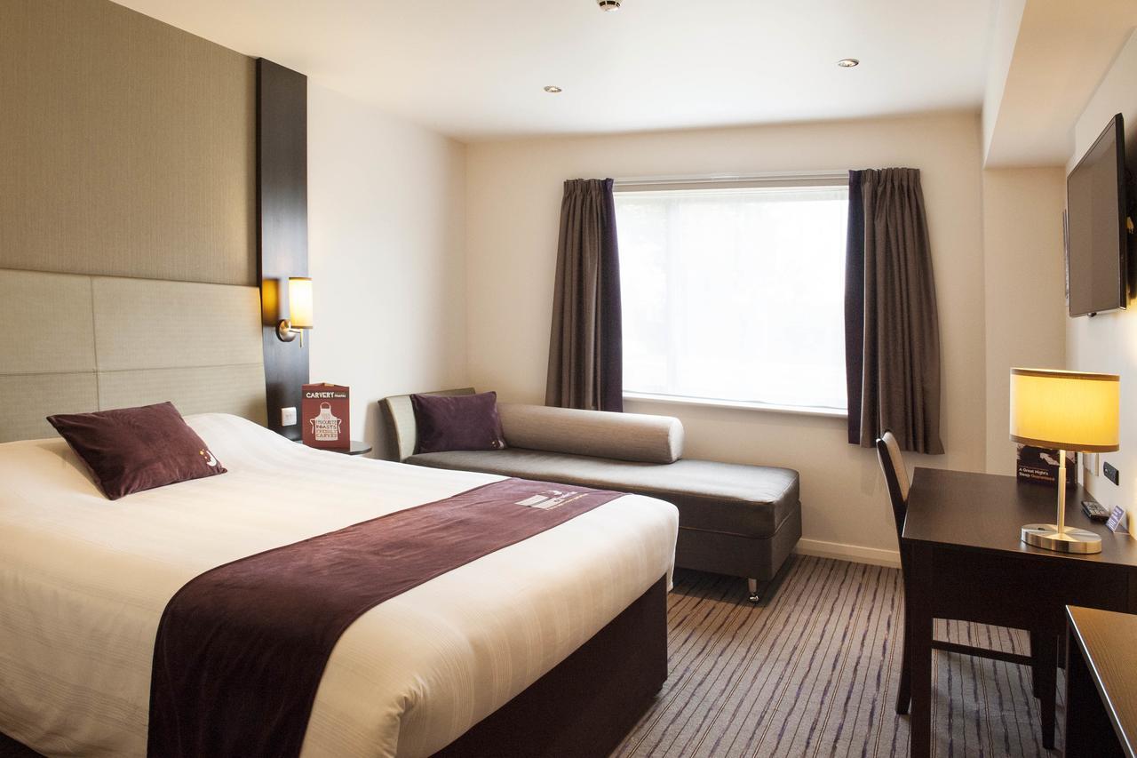 Premier Inn London Eltham Exterior photo