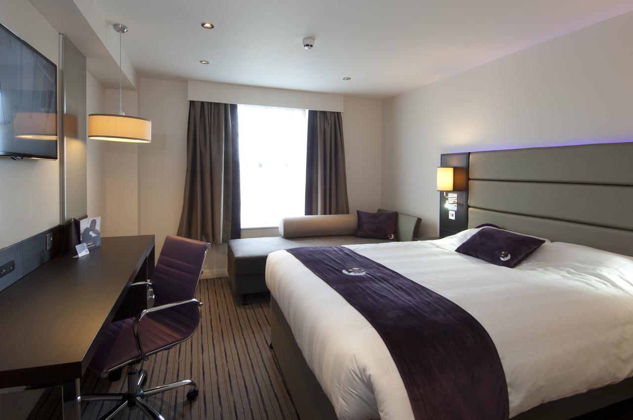 Premier Inn London Eltham Exterior photo