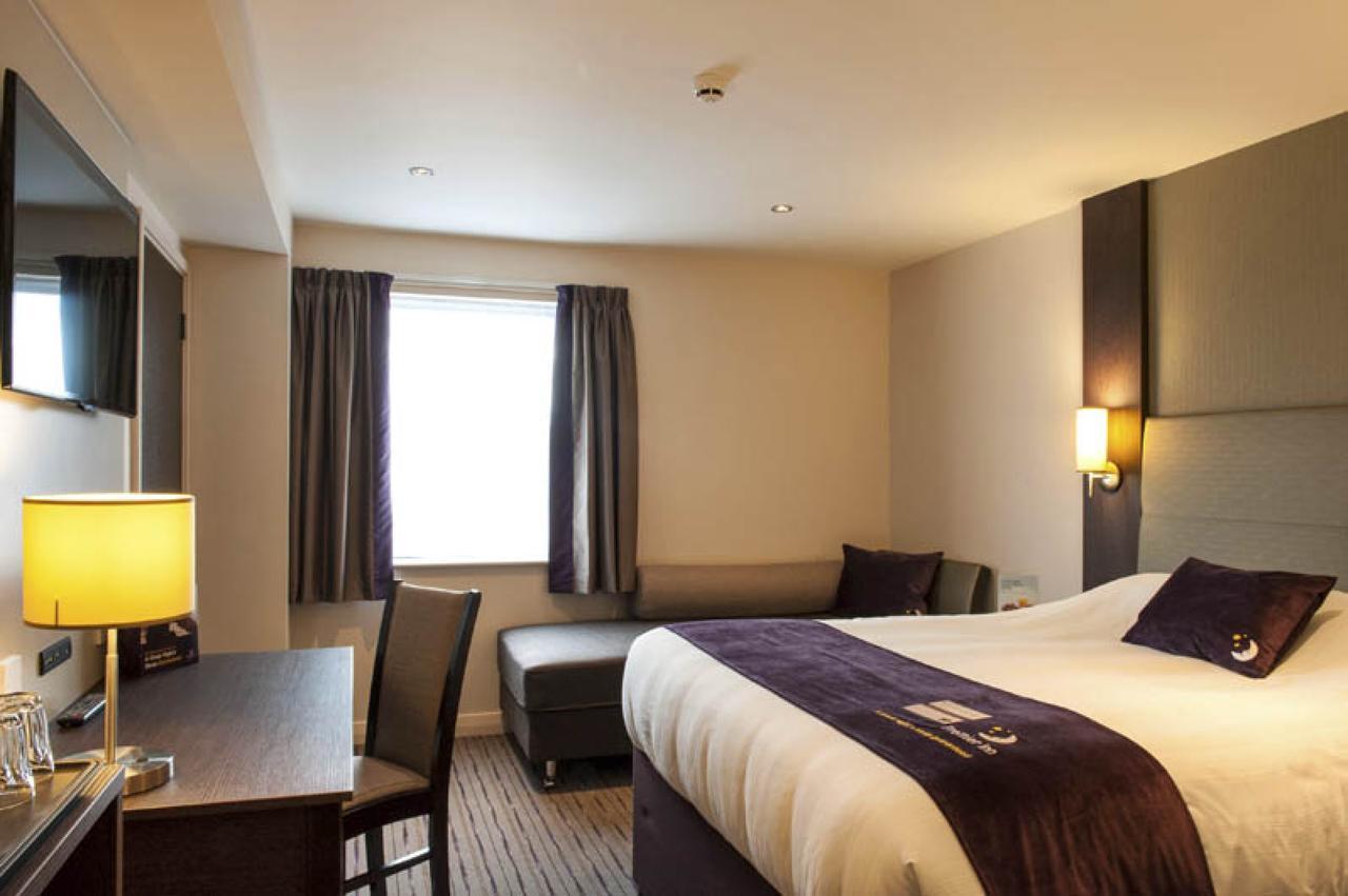 Premier Inn London Eltham Exterior photo