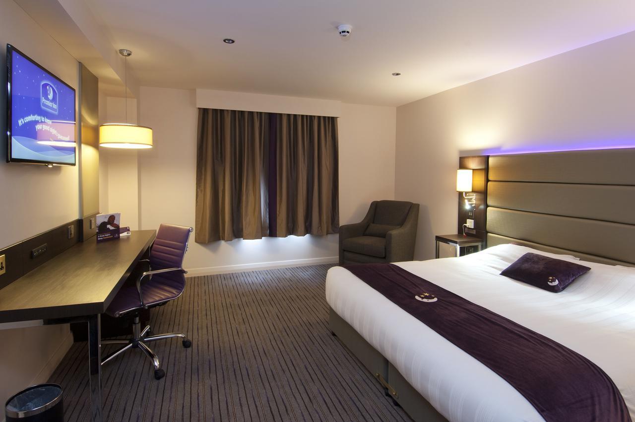 Premier Inn London Eltham Exterior photo