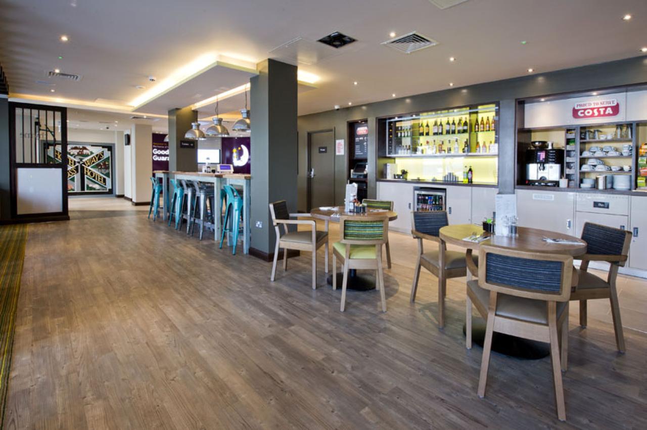Premier Inn London Eltham Exterior photo